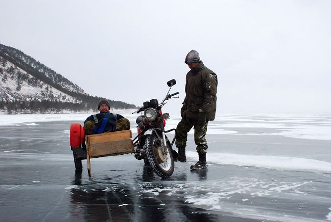 Baikal, ice, motor bike, Bernard Grua