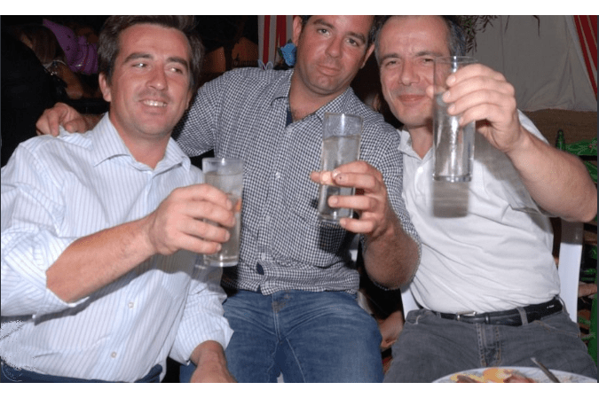 Bernard Grua avec des amis d'Arcos de la Frontera lors de la feria de St Miguel, Andalousie, Espagne.