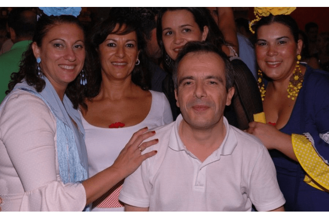 Amies andalouses lors de la feria de St Miguel, Arcos de la Frontera. Espagne