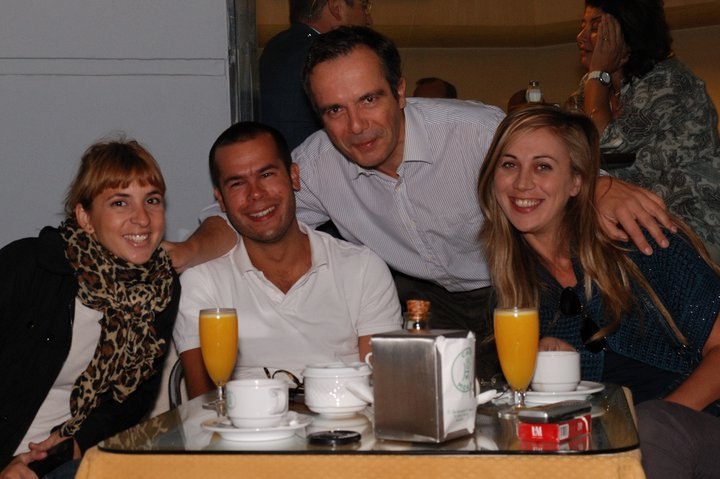 Break petit-déjeuner espagnol pendant un inventaire à Malaga, Andalousie.