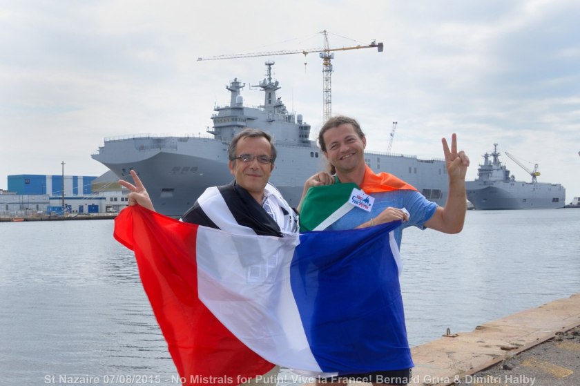 Bernard Grua avec Dimitri Halby co-fondateur "No Mistrals for Putin". Célébration de l'annulation du contrat Mistral Saint Nazaire 07/08/2015