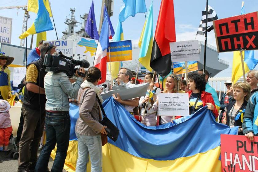 Bernard Grua, première manifestation contre la livraison des navires Mistral à Vladimir Poutine. Saint Nazaire 2 juin 2014 - No Mistrals for Putin - interview