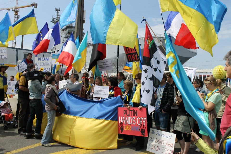 Bernard Grua, première manifestation contre la livraison des navires Mistral à Vladimir Poutine. Saint Nazaire 2 juin 2014 - No Mistrals for Putin - Presse