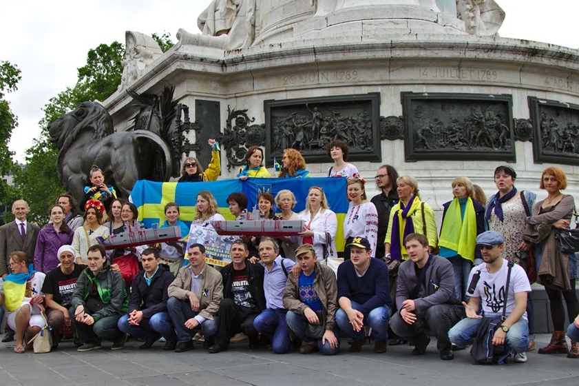 Bernard Grua, troisième manifestation contre la livraison des navires Mistral à Vladimir Poutine. Paris 13 juillet 2014 - No Mistrals for Putin - République