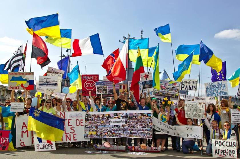 Bernard Grua, quatrième manifestation contre la livraison des navires Mistral à Vladimir Poutine. Saint Nazaire 7 septembre 2014 - No Mistrals for Putin - Smolny