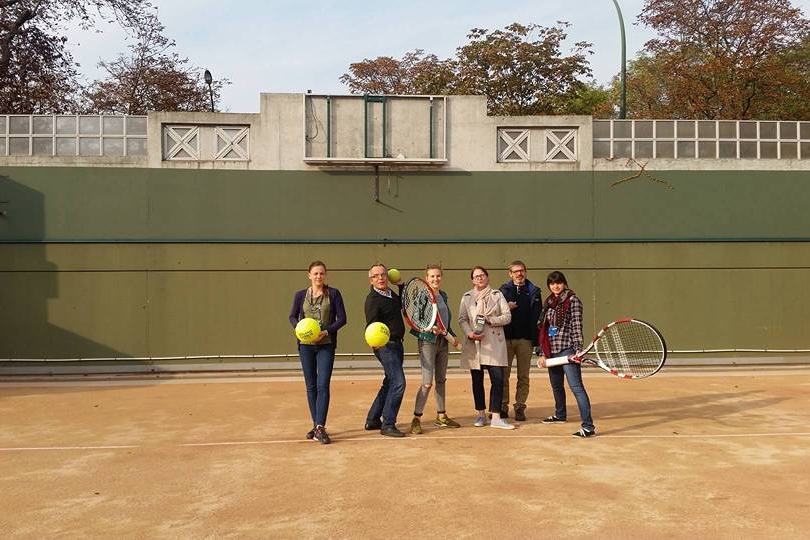 Maxi balles et maxi raquettes à Roland Garros
