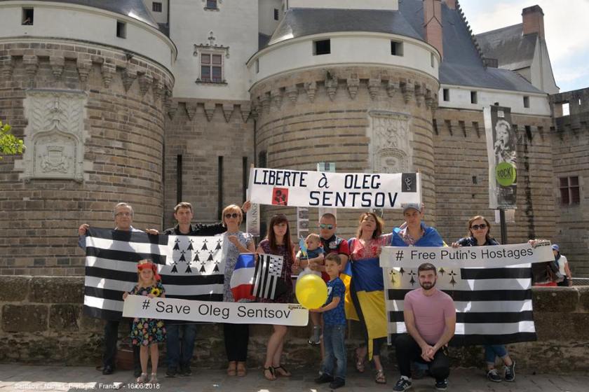 Bernard Grua, flashmobs bretoones pour la libération d'Oleg Sentsov, Nantes, 16 juin 2018