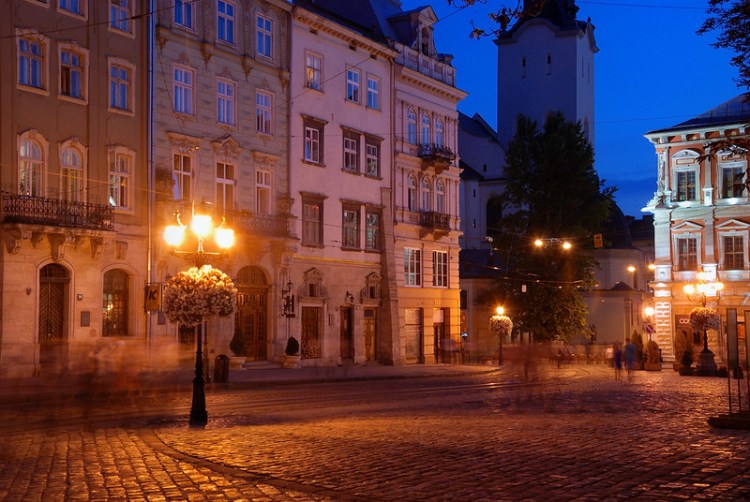 Bernard Grua, heure bleue, blue hour, Ukraine, Lviv