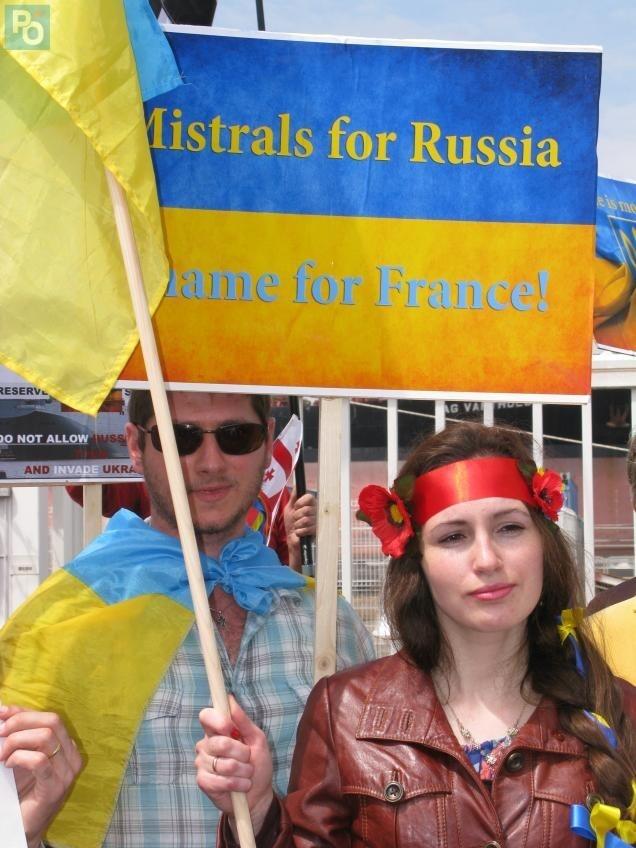 Bernard Grua, Mistral, Vladivostok, première manifestation St Nazaire, Oksana