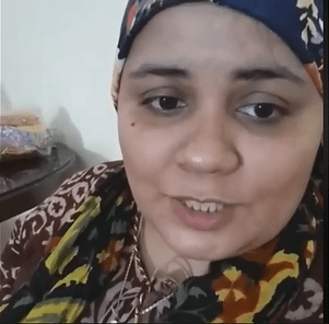 Ramla Akhtar est née, en 1980 (plus ou moins un an), à FAISALABAD (Pendjab) d'une ascendance ayant rejoint le Pakistan depuis l'Inde, lors de la partition. 