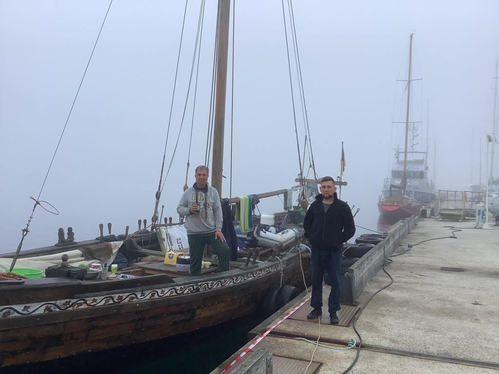 Козацька чайка «Пресвята Покрова»: Ранковий туман у Камаре