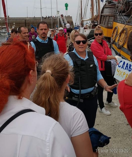 Les gendarmes devant le Shtandart, Camaret