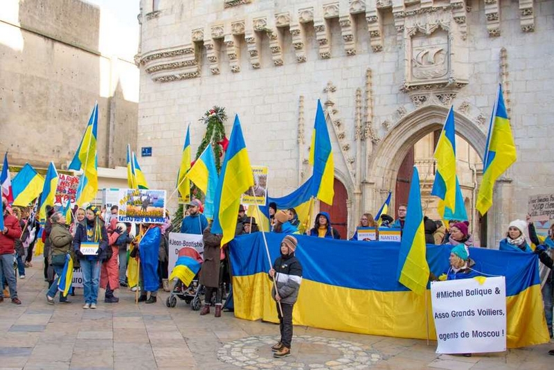 Michel Balique et l'association des amis des grands voiliers. Manifestation Shtandart