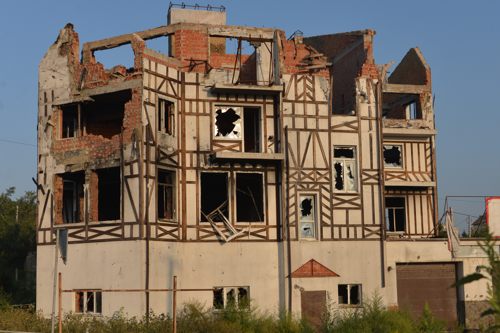 Michel Balique, Amis des Grands Voiliers : Gostomel, maison détruite.