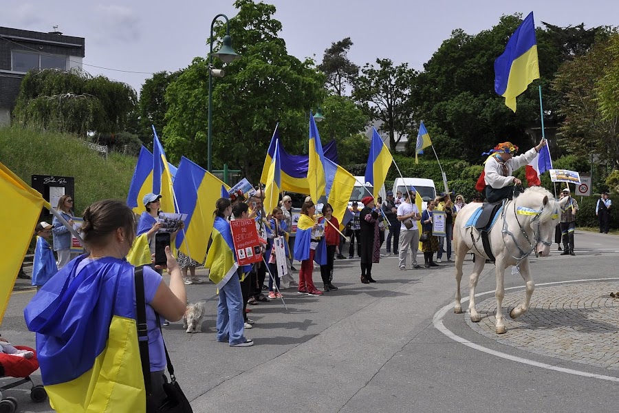 Shtandart, manif Baden