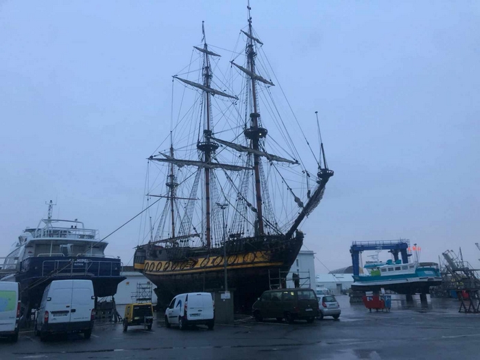 Le Shtandart en carénage dans le grand port Atlantique (La Rochelle La Pallice), le 27/01/2025 - Photos : "No Shtandart In Europe"