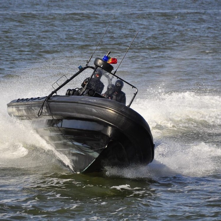 The National Maritime Authority (AMN) monitors the sailing ship TS Shtandart