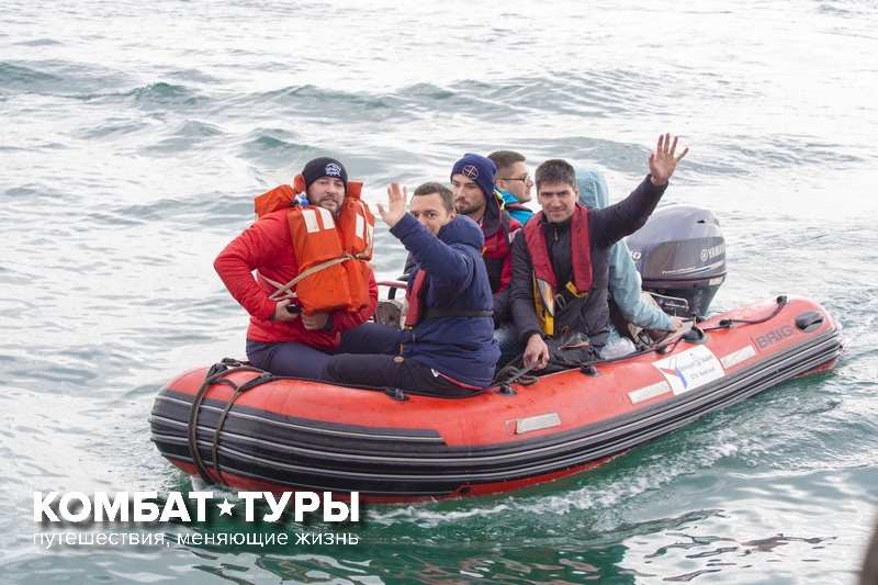 Фрегат «Штандарт» и Комбат-Тур: Высадка на острове Йеу  