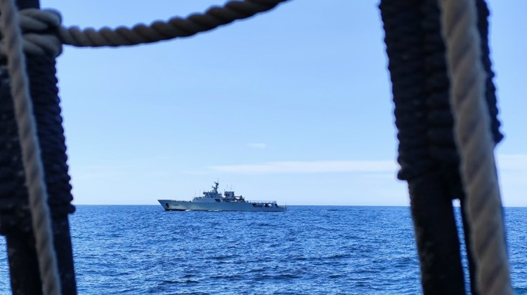 «Штандарт» під наглядом португальських ВМС біля Сагреш, 23 вересня 2025 року